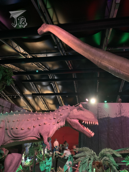 dinosaur animatronics: carnotasaurus and brontosaurus