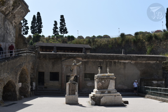 Terrace, statue and altar of Marcus Nonius Balbus