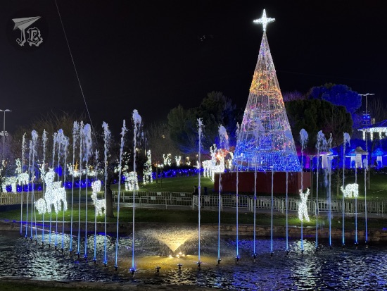 Parque Magicas Navidades Torrejon Light Christmas tree, reindeers and fountain