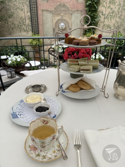 Afternoon tea at El Jardín de Orfila