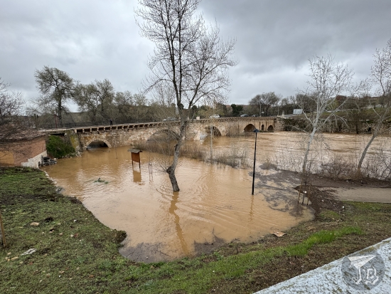 Wideview of the Bridge, banks burst