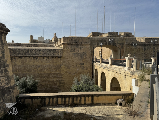 Walled entrance to Birgu