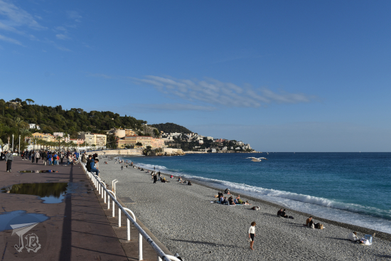 Etats-Unis quai and the beach.
